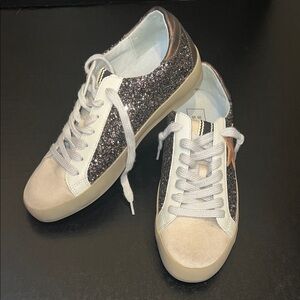 NWOT Pamela Gold Black Glitter Star Sneakers